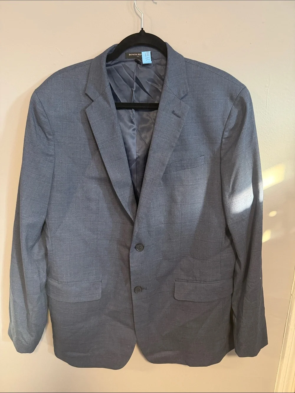 11 Men’s Blazers/Sport Coats.  Hugo Boss Calvin Klein. Tommy Hilfiger. 42-44R
